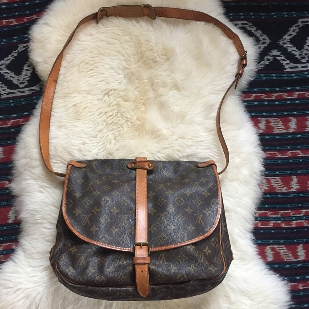 Louis Vuitton Saumur 35 crossbody bag carryall monogram vintage